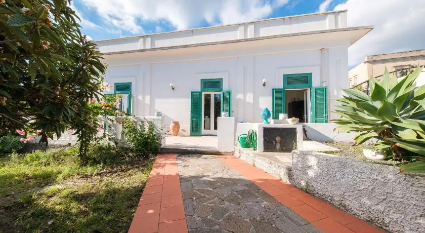 La Casa Bianca - Image 1