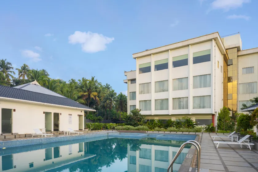 Blue Serene Backwater Resort - Image 1