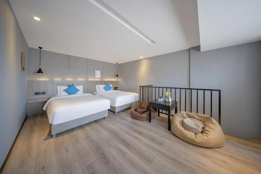 Huangting Hotel - Image 1