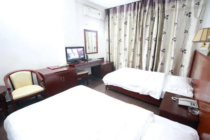 Kailin Hotel - Image 1