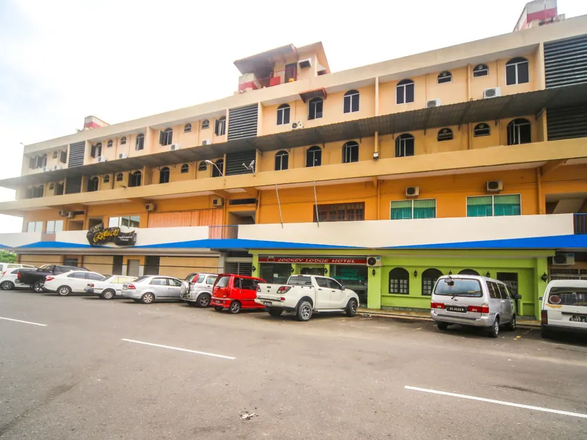 OYO 563 Jockey Lodge Hotel - Image 1