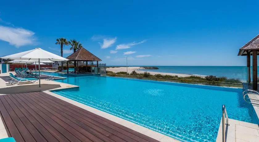 5 Star Mandurah Beach Exclusive Apt - Image 1