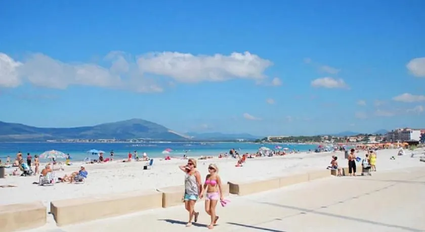 Cervi flat close to the sea and the historic centre of Alghero - Image 1
