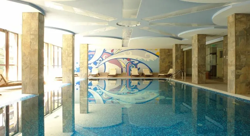 Winslow Infinity Aparthotel - Image 1