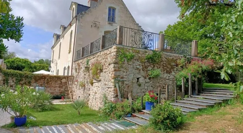 Deux grandes chambres d'hôtes communicantes au Manoir de l'Herbier - Image 1