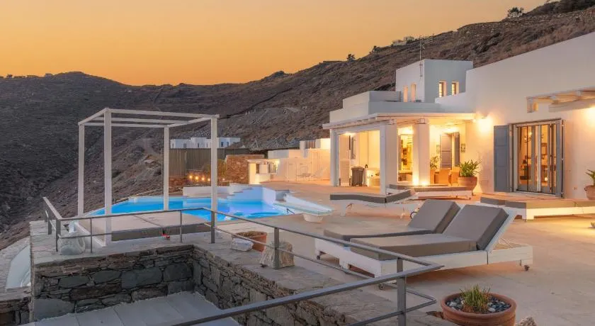 Blueros Luxury Villa - Image 1