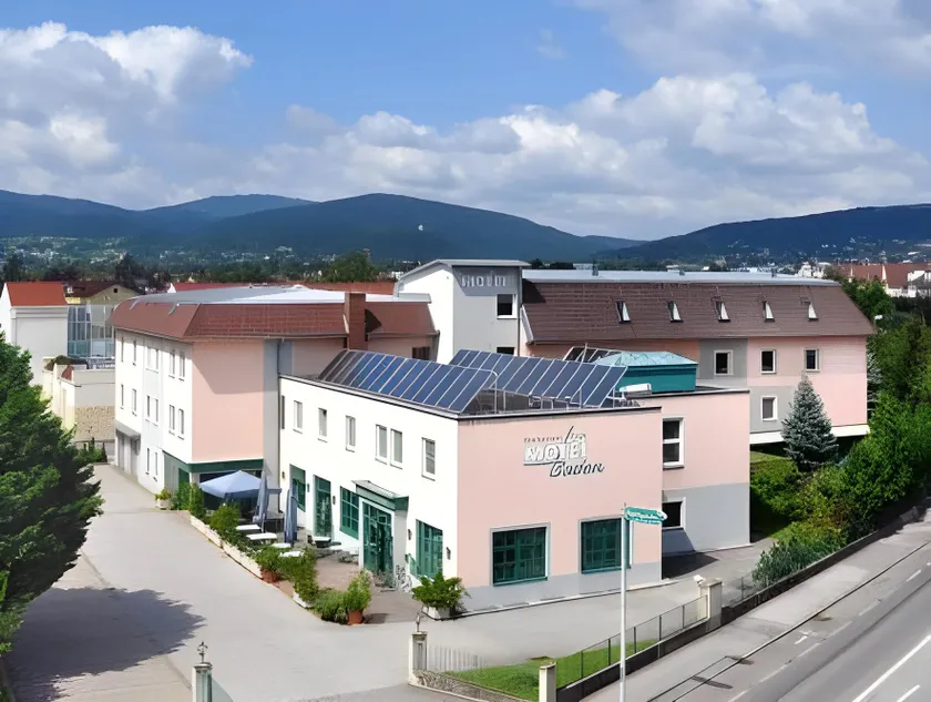 Motel Baden - Image 1