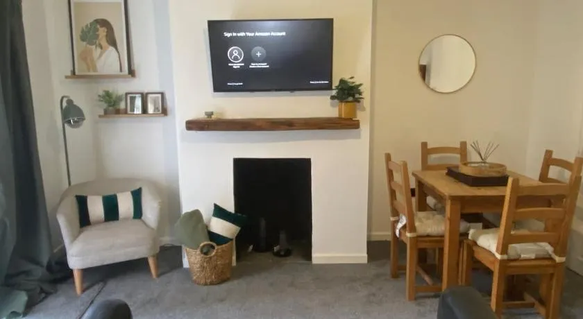 Slick Space for a Wigan Stay - 5 Minutes from M6 and M58 Motorways - Image 1