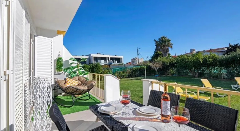 Villa entièrement équipée avec jardin, internet haut débit et terrasse | Vue montagne | Parfaite pour le travail à distance - Image 1