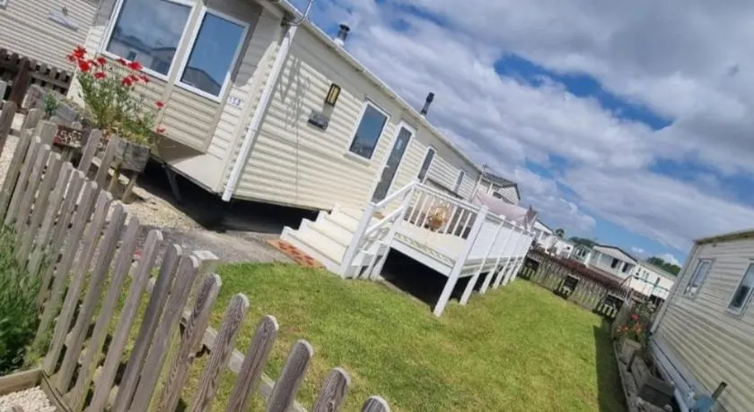 158 Unity Beach Brean Sleeps 4 No pets sorry - Image 1