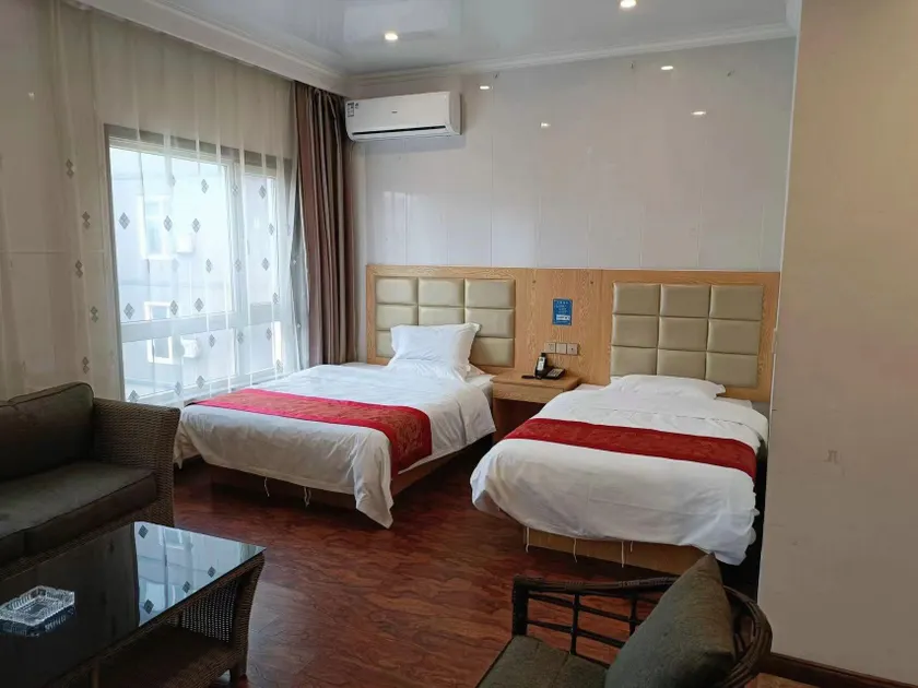 Dahe Business Hotel - Image 1