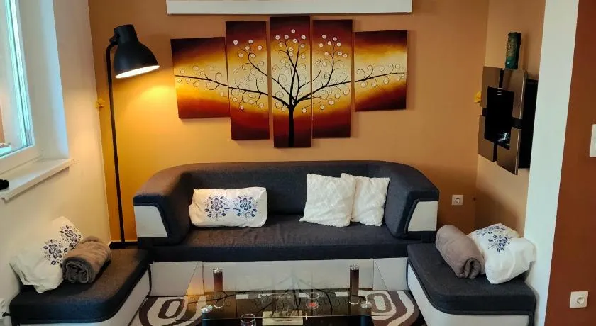 Italia House - Image 1