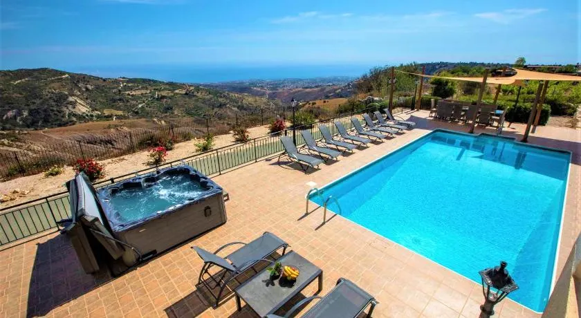 Hills View Villa - Image 1