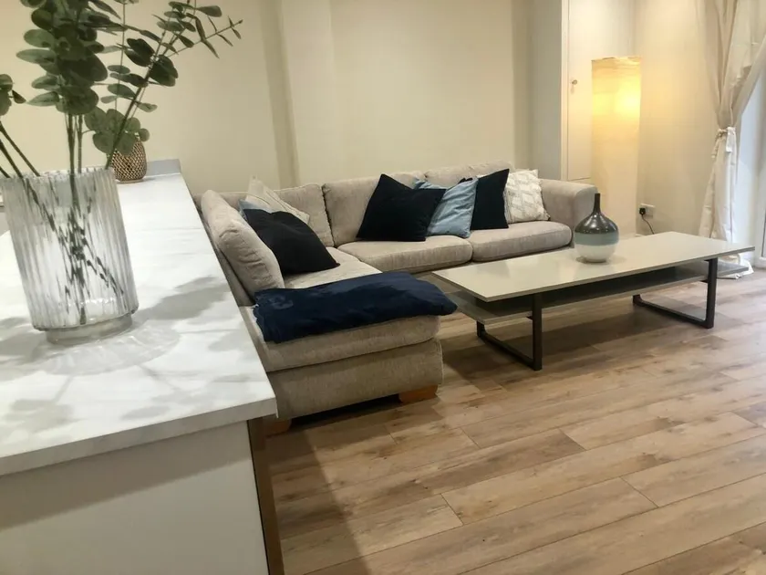 Newly Refurbished house - City Centre with Parking - Image 1