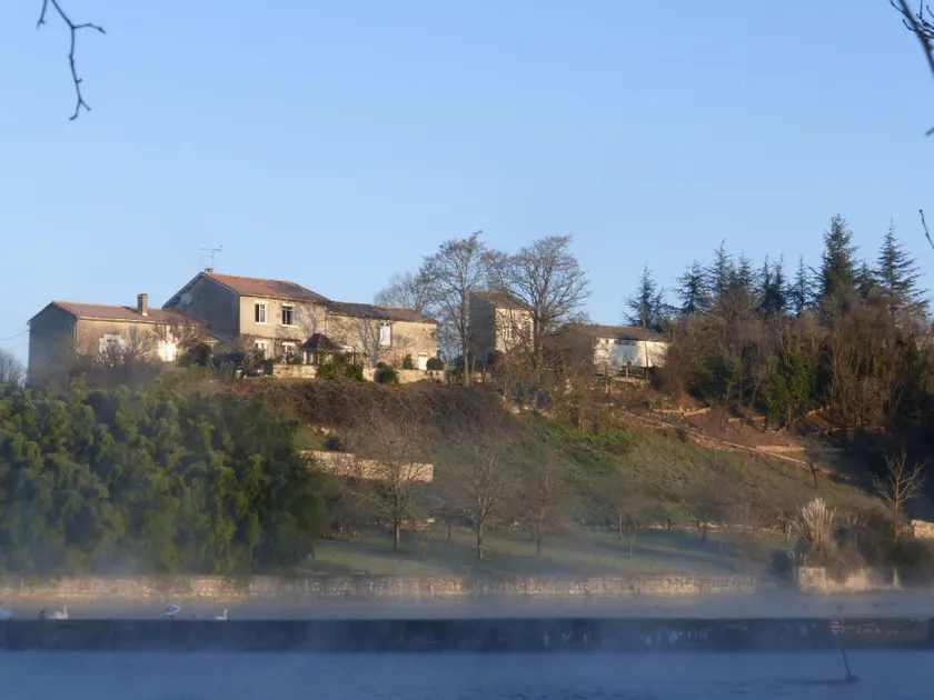 Le Belvédère aux Cygnes du Moulin du Roy - Image 1