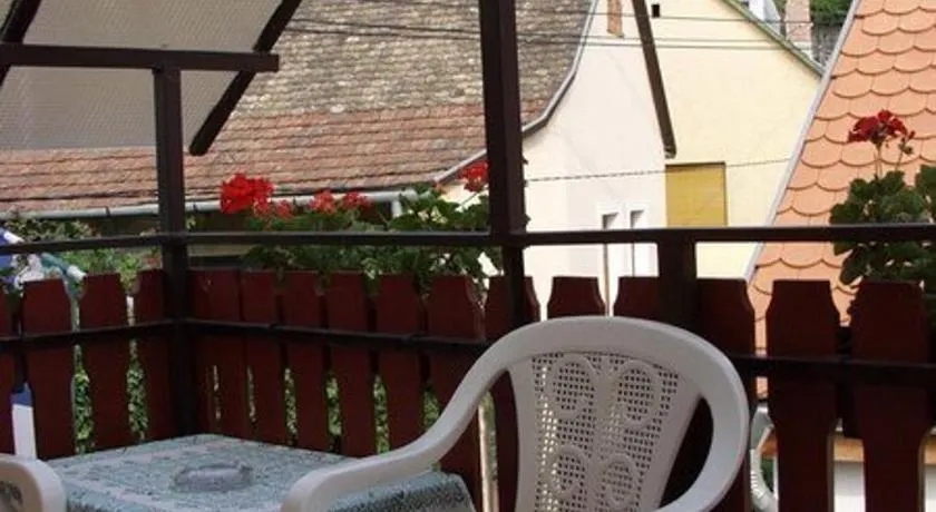Zách Klára utcai Apartman - Image 1