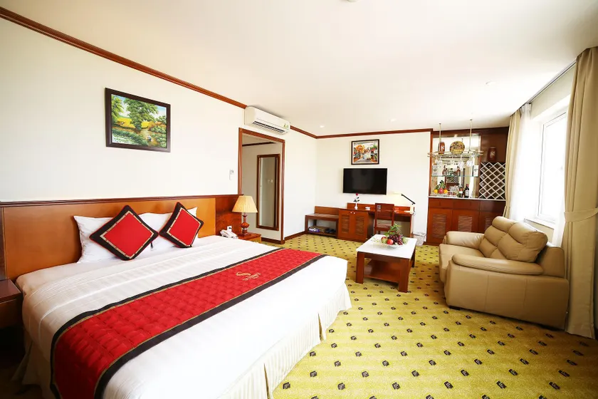 Sunny Hotel 1 - Image 1