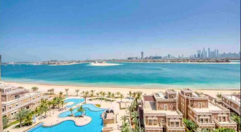 Balqis Residense Palm Jumeirah,Pool, Beach, Top floor, Full sea view, Restaurants - Image 1