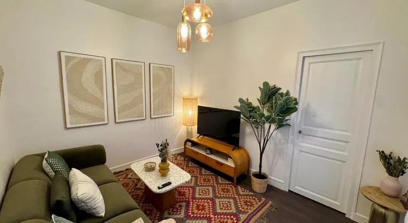 Beautiful 2-bedroom apartment, ideal for families and professionals - Image 1