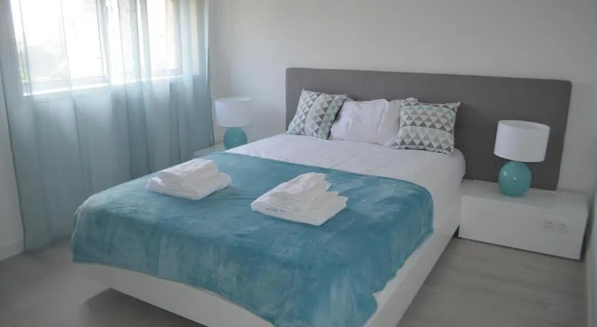 Modern and Cozy Apartment - Image 1