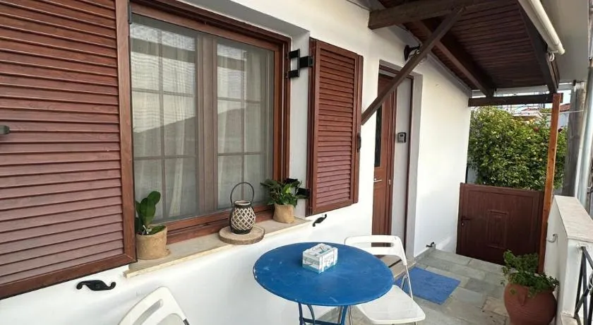 Patricia's Traditional Guesthouse - Image 1