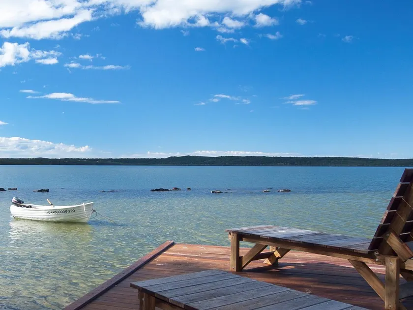 Eumarella Shores Noosa Lake Retreat - Image 1