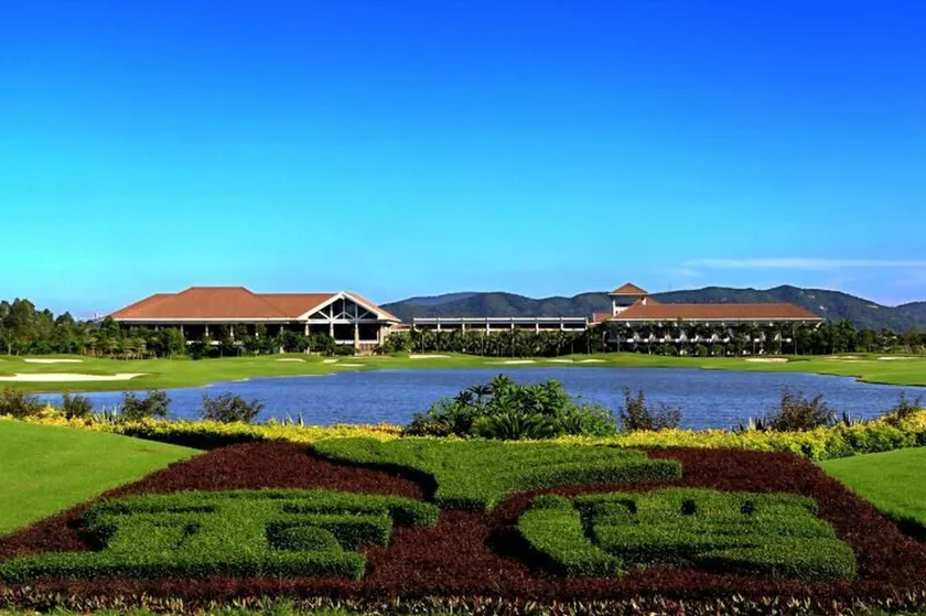 Zhuhai Golden Gulf Golf Glub - Image 1