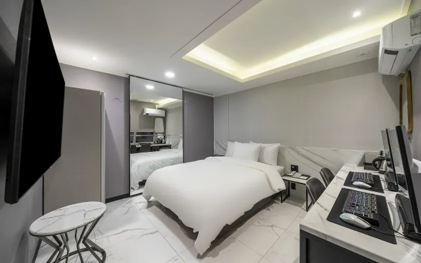 Seongnam Moran Hotel Joy - Image 1