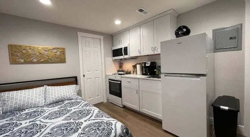 Brand New Guest Suite + Full Kitchen + Parking - Image 1