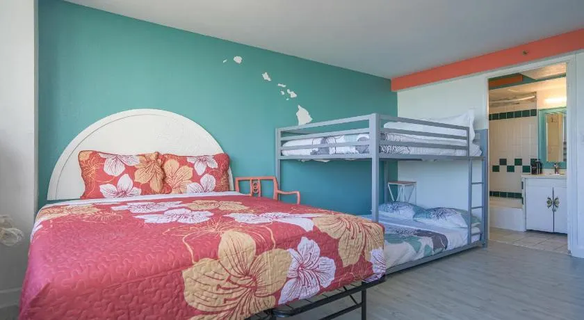 Diamond, Ocean, and Canal view Affordable Family House7person - Image 1