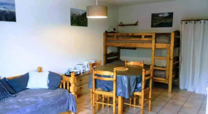 Cozy Family Apartment: 35 m² + 10 m² Terrace for 6 People - Image 1