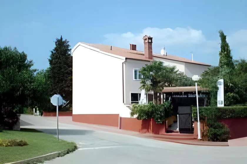 Hotel Makin - Image 1