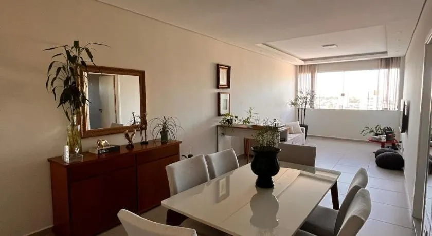 Apto Moderno no Centro - Completo e Confortável - Image 1