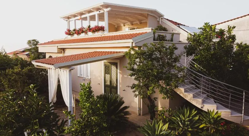 Michelino House - Image 1
