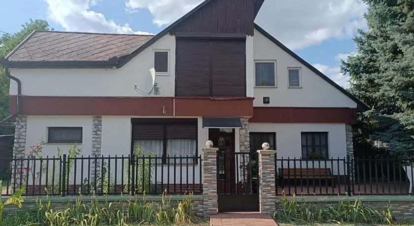 Derű Apartman - Image 1