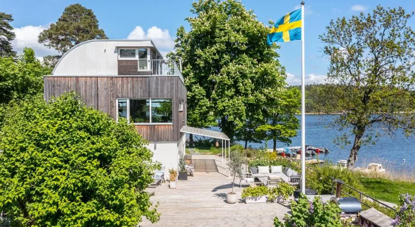 4 Bedroom Archipelago Retreat - Image 1