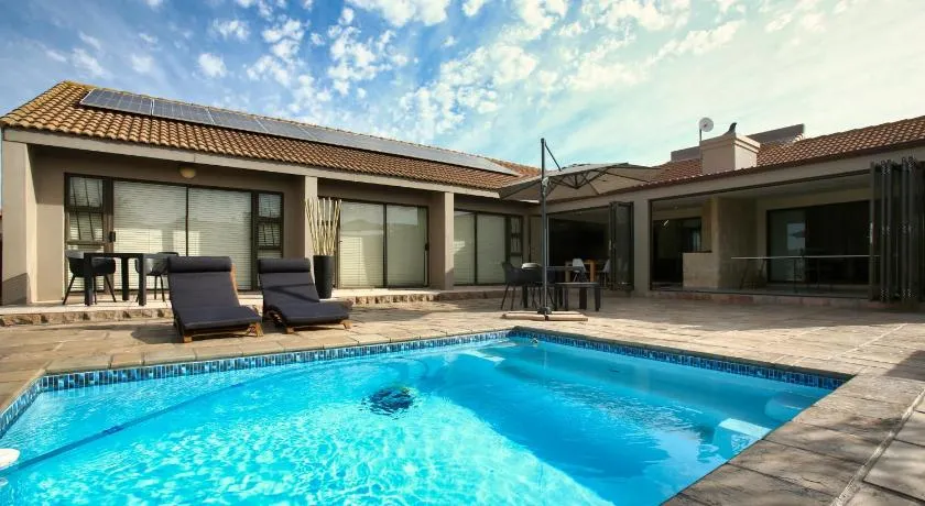 Bailee's Place, Langebaan, 6-sleeper - Image 1