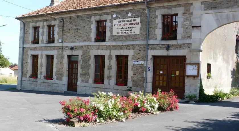 auberge du pied des monts - Image 1