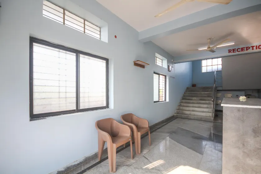 SPOT ON 39385 venkatesh Palace - Image 1
