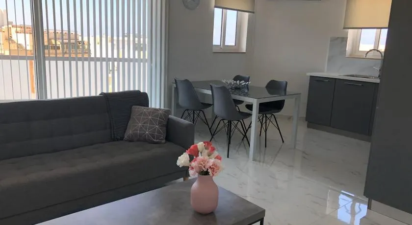 Bugibba Sunrise View Modern Apartment - Image 1