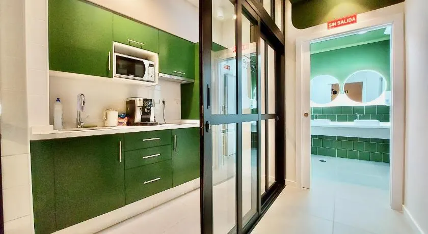 Atypicap Capsule Hostel - Image 1