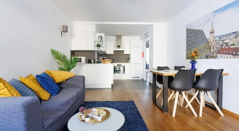 Spacious Group Apartment with Balcony - Image 1