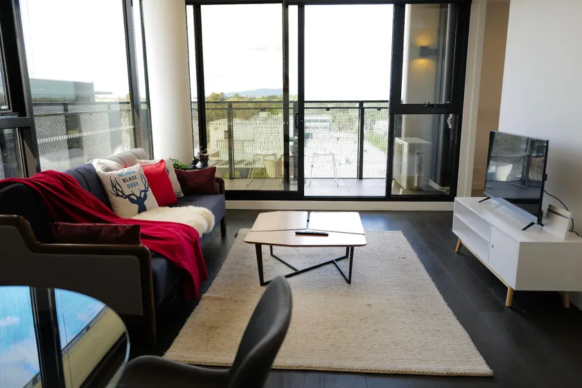 Lovely Home in midtown Box Hill with two bedrooms - Image 1