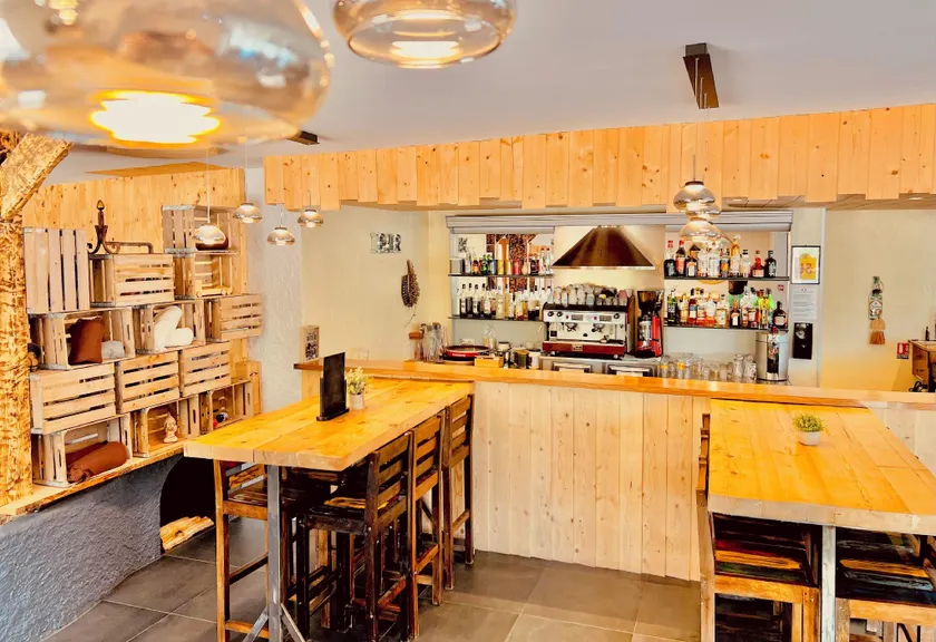 Auberge Alpina - Image 1