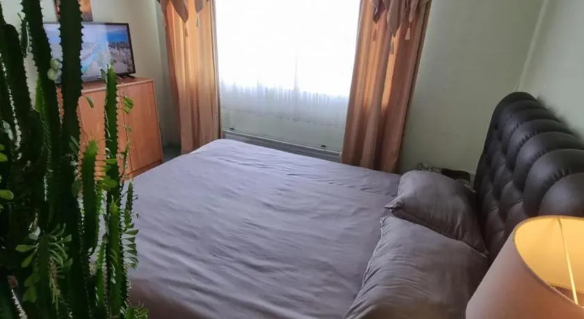 2-room apartment in the house with the SEPARATE ENTRANCE & FREE parking - Image 1