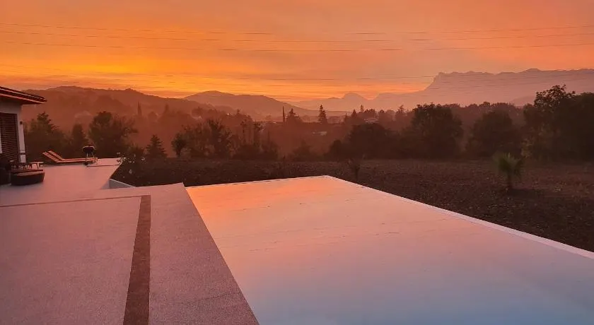 Studio indépendant vue magnifique et au calme - Image 1