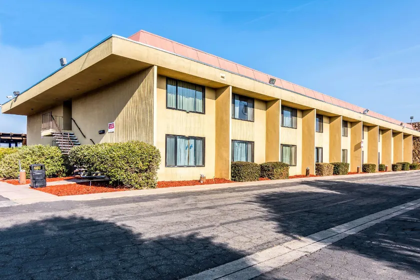 Rodeway Inn & Suites - Image 1