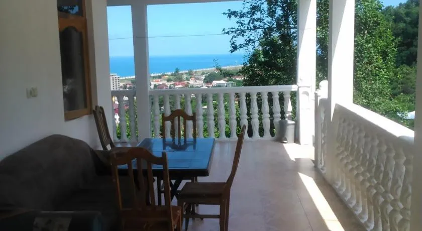 Guest house maka - Image 1