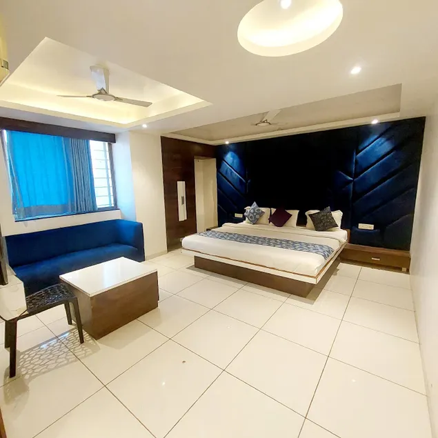 Hotel Sigma Inn - Image 1