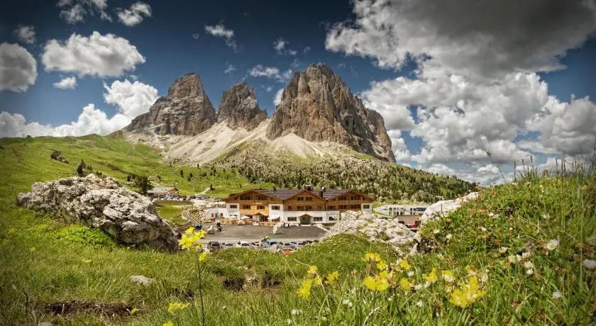 Passo Sella Dolomiti Mountain Resort - Image 1